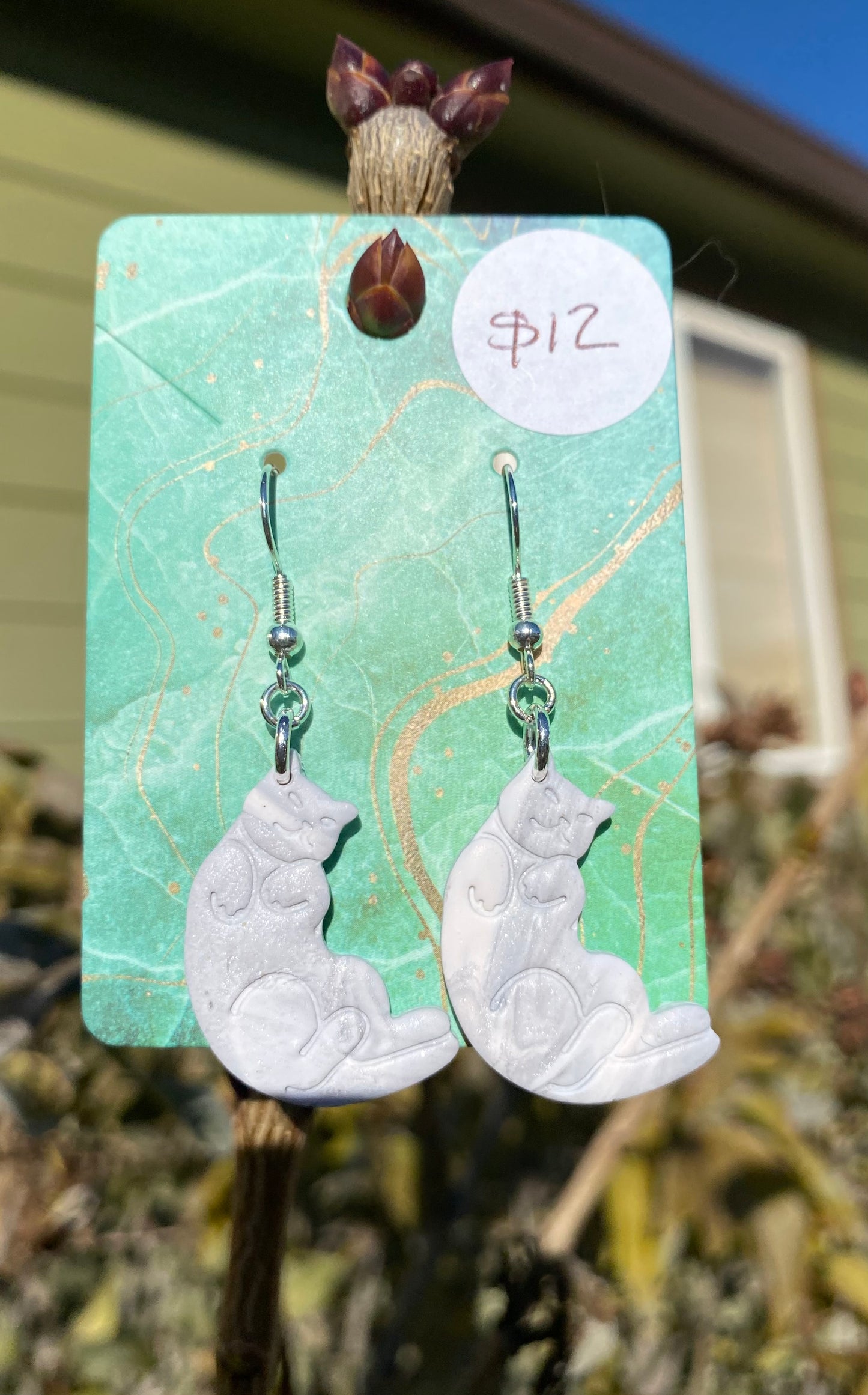 Kitty Crescent Moon Earrings (Variation 1)