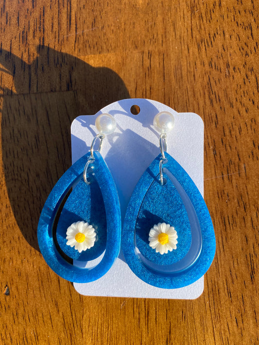 Teardrop Daisy Earrings